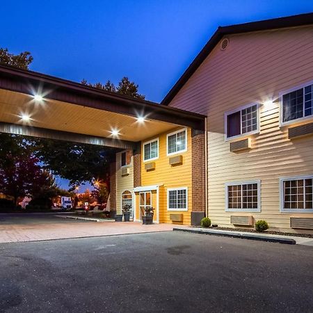 Best Western Plus Meridian Exterior photo